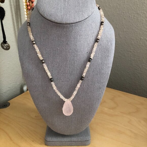 Rose Quartz Teardrop & Crystal Bead Silver Necklace - Bridgerton Regency Core - Picture 3 of 7